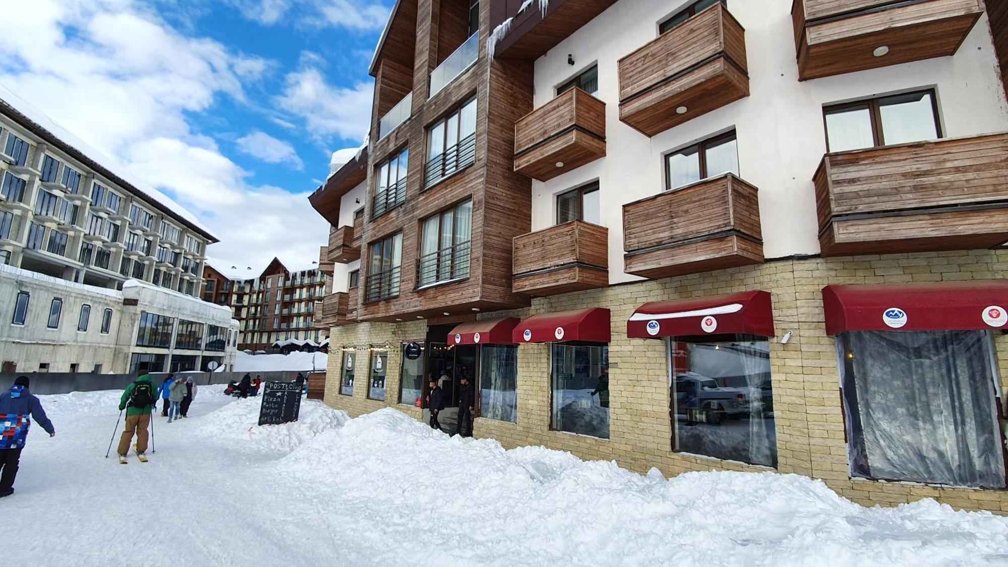 New Gudauri Apartment Near The Ski Lift Bagian luar foto